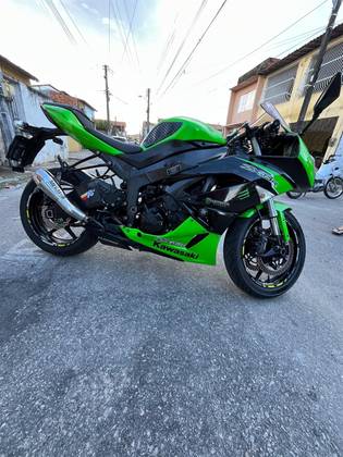 KAWASAKI NINJA ZX-6R 